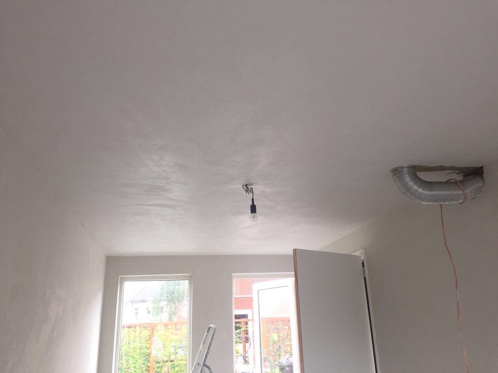 Stukadoren woonkamer pleisterwerk 4